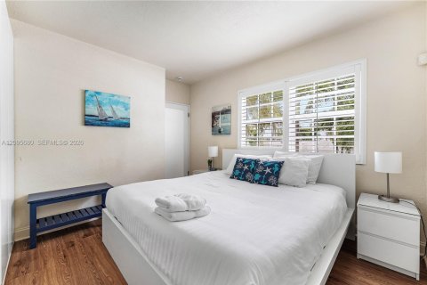 Villa ou maison à louer à Hollywood, Floride: 4 chambres, 173.08 m2 № 2390052 - photo 18