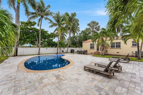 Villa ou maison à louer à Hollywood, Floride: 4 chambres, 173.08 m2 № 2390052 - photo 30