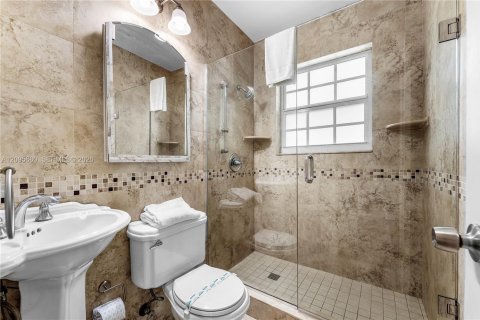 Villa ou maison à louer à Hollywood, Floride: 4 chambres, 173.08 m2 № 2390052 - photo 22