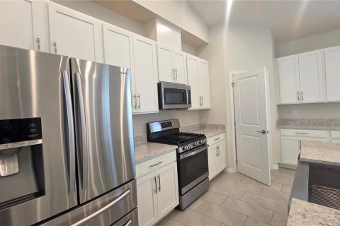 House in Winter Garden, Florida 3 bedrooms, 149.02 sq.m. № 2400388 - photo 23