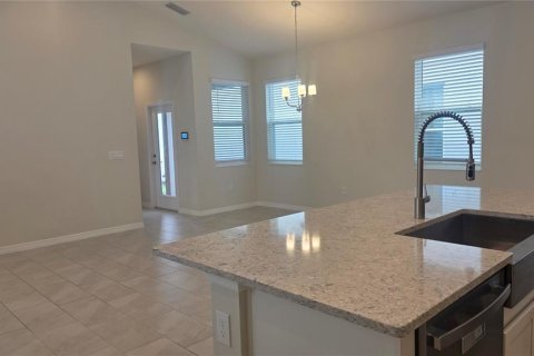 House in Winter Garden, Florida 3 bedrooms, 149.02 sq.m. № 2400388 - photo 18