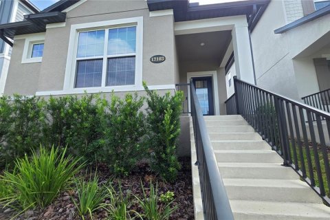 House in Winter Garden, Florida 3 bedrooms, 149.02 sq.m. № 2400388 - photo 4