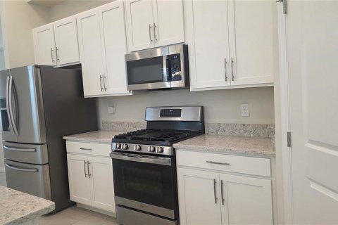 House in Winter Garden, Florida 3 bedrooms, 149.02 sq.m. № 2400388 - photo 16