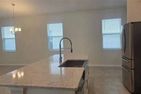 House in Winter Garden, Florida 3 bedrooms, 149.02 sq.m. № 2400388 - photo 17