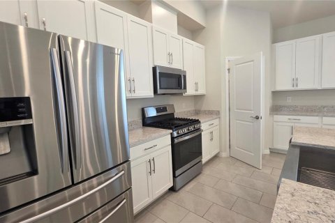House in Winter Garden, Florida 3 bedrooms, 149.02 sq.m. № 2400388 - photo 22
