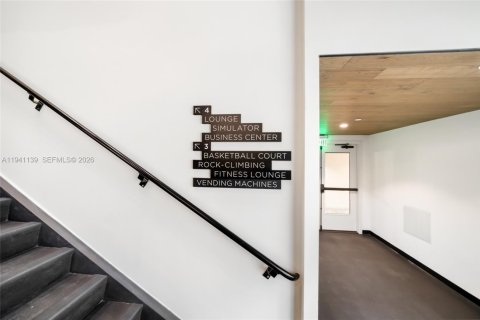 Condo in Miami, Florida, 1 bedroom  № 1997898 - photo 28