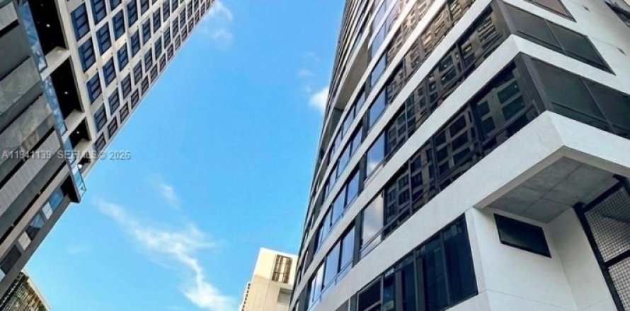 Condo in Miami, Florida, 1 bedroom  № 1997898