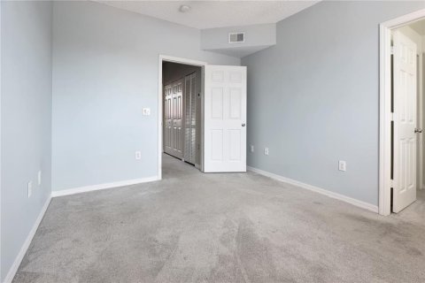 Condo in Sarasota, Florida, 3 bedrooms  № 2389209 - photo 17