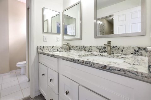 Condo in Sarasota, Florida, 3 bedrooms  № 2389209 - photo 18