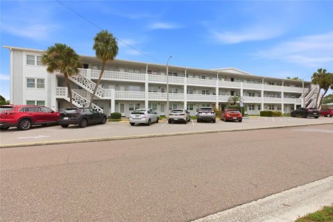 Condominio en Saint Petersburg, Florida, 2 dormitorios  № 2089241