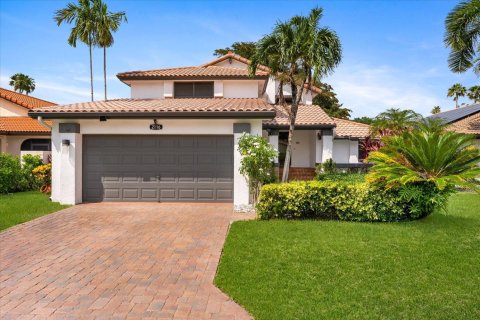 House in Weston, Florida 4 bedrooms, 195.37 sq.m. № 2086522
