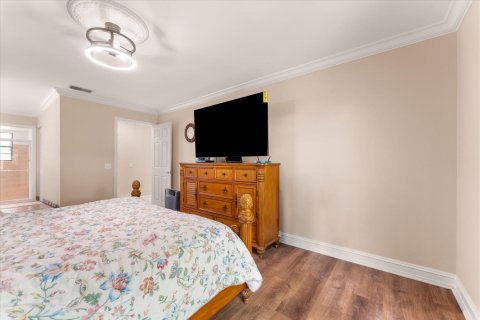 House in Weston, Florida 4 bedrooms, 195.37 sq.m. № 2086522 - photo 15