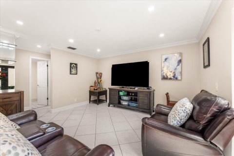 House in Weston, Florida 4 bedrooms, 195.37 sq.m. № 2086522 - photo 13