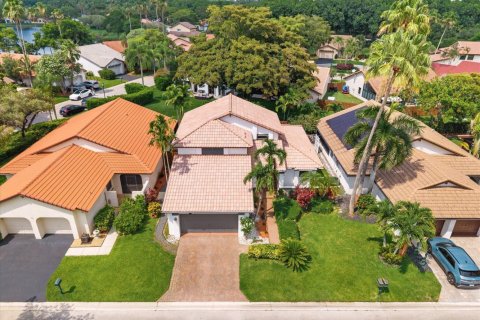 House in Weston, Florida 4 bedrooms, 195.37 sq.m. № 2086522 - photo 3