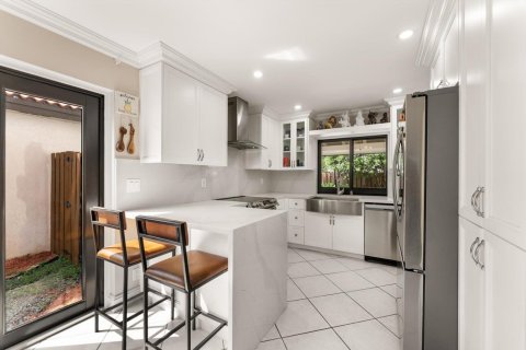 House in Weston, Florida 4 bedrooms, 195.37 sq.m. № 2086522 - photo 8