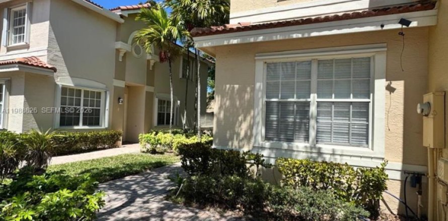Touwnhouse à Miramar, Floride 4 chambres, 185.99 m2 № 2051090