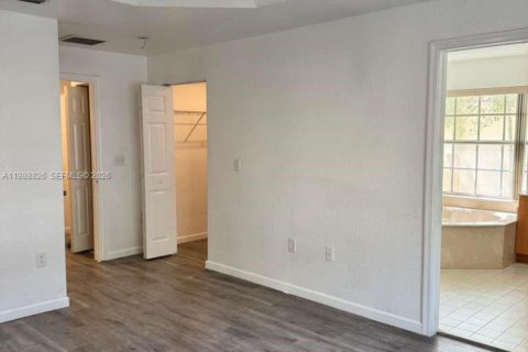 Touwnhouse à vendre à Miramar, Floride: 4 chambres, 185.99 m2 № 2051090 - photo 9