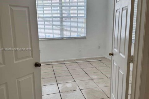 Touwnhouse à vendre à Miramar, Floride: 4 chambres, 185.99 m2 № 2051090 - photo 16