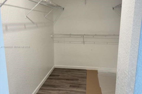 Touwnhouse à vendre à Miramar, Floride: 4 chambres, 185.99 m2 № 2051090 - photo 17