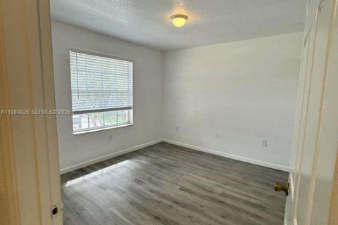 Touwnhouse à vendre à Miramar, Floride: 4 chambres, 185.99 m2 № 2051090 - photo 11