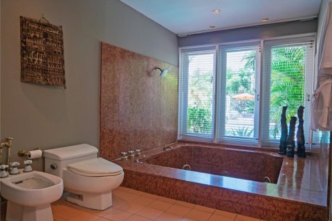 Купить виллу или дом в Бель-Эйр, Флорида 14 комнат, 379.97м2, № 2157851 - фото 27