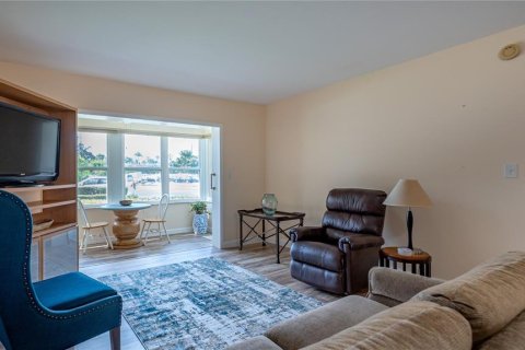 Copropriété à louer à Saint Petersburg, Floride: 1 chambre, 68.56 m2 № 2099339 - photo 5