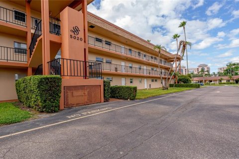 Copropriété à louer à Saint Petersburg, Floride: 1 chambre, 68.56 m2 № 2099339 - photo 2