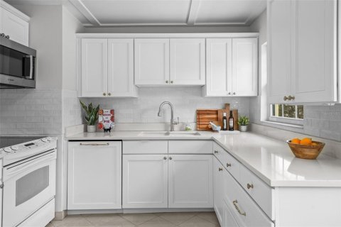 Купить виллу или дом в Тампа, Флорида 8 комнат, 150.32м2, № 1616320 - фото 9