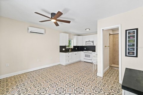 Купить виллу или дом в Тампа, Флорида 8 комнат, 150.32м2, № 1616320 - фото 18