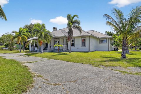House in Ruskin, Florida 4 bedrooms, 292.83 sq.m. № 1846407 - photo 9