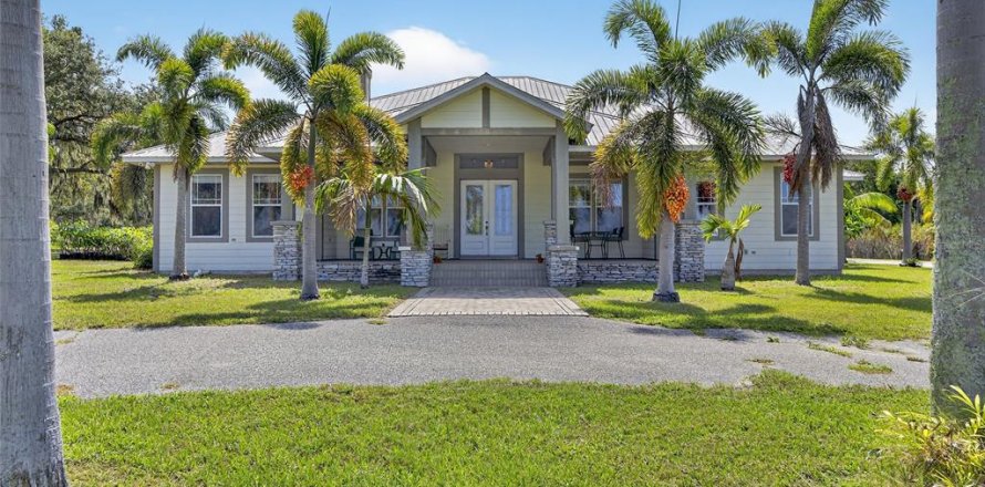 House in Ruskin, Florida 4 bedrooms, 292.83 sq.m. № 1846407