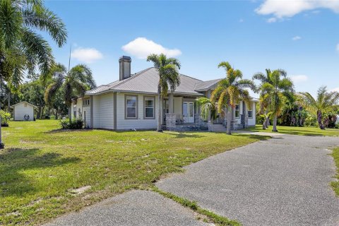 House in Ruskin, Florida 4 bedrooms, 292.83 sq.m. № 1846407 - photo 8