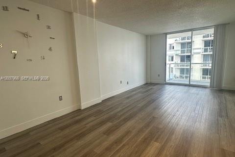 Купить кондоминиум в Майами, Флорида 2 спальни, 80.55м2, № 2178409 - фото 9