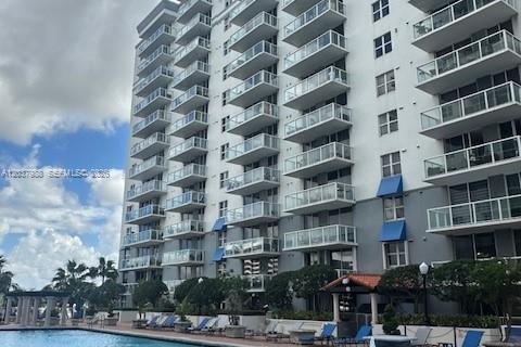 Купить кондоминиум в Майами, Флорида 2 спальни, 80.55м2, № 2178409 - фото 24