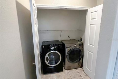 Condo in Orlando, Florida, 2 bedrooms № 2151149 - photo 23