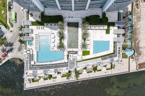 Condo in Miami, Florida, 2 bedrooms № 2172069 - photo 10