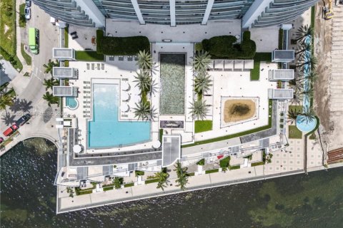 Condo in Miami, Florida, 2 bedrooms № 2172069 - photo 11