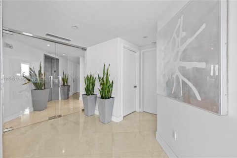 Condo in Miami, Florida, 2 bedrooms № 2172069 - photo 16