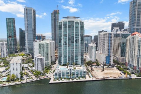 Condo in Miami, Florida, 2 bedrooms № 2172069 - photo 12