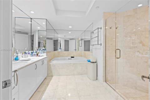 Condo in Miami, Florida, 2 bedrooms № 2172069 - photo 27