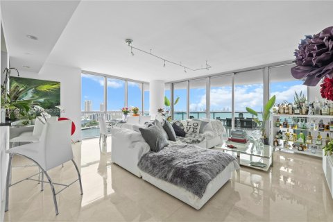 Condo in Miami, Florida, 2 bedrooms № 2172069 - photo 18