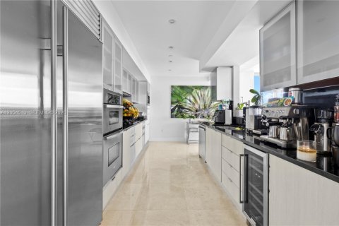 Condo in Miami, Florida, 2 bedrooms № 2172069 - photo 19