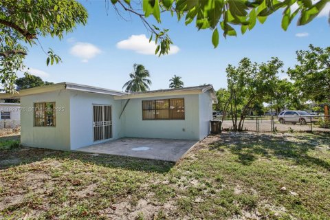 Villa ou maison à vendre à Fort Lauderdale, Floride: 4 chambres, 134.06 m2 № 1988968 - photo 28