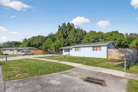 Villa ou maison à vendre à Fort Lauderdale, Floride: 4 chambres, 134.06 m2 № 1988968 - photo 22