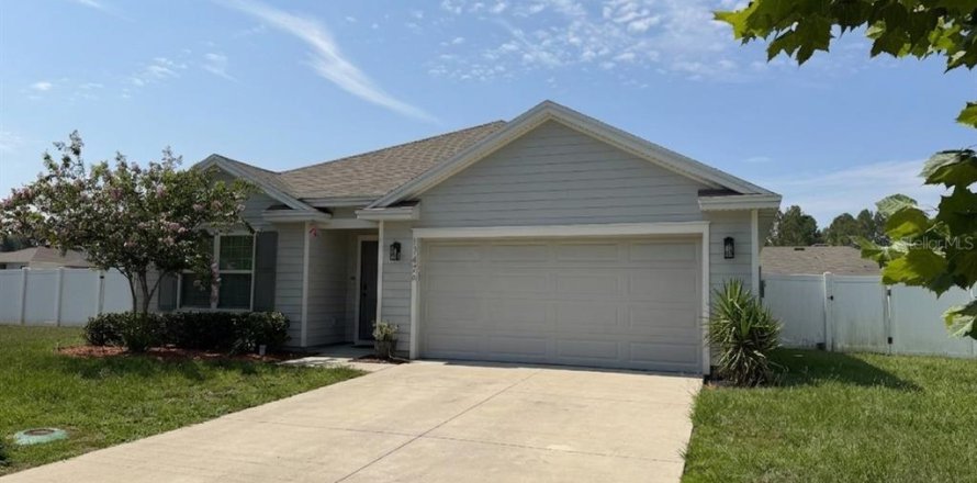 House in Alachua, Florida 4 bedrooms, 164.25 sq.m. № 2205157