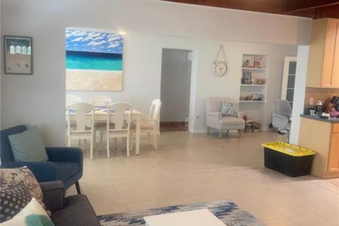 Villa ou maison à louer à Englewood, Floride: 2 chambres, 147.16 m2 № 2155254 - photo 4