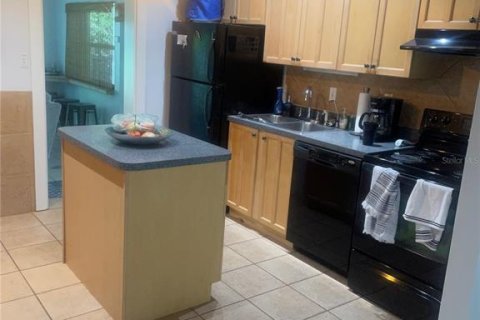 Villa ou maison à louer à Englewood, Floride: 2 chambres, 147.16 m2 № 2155254 - photo 2