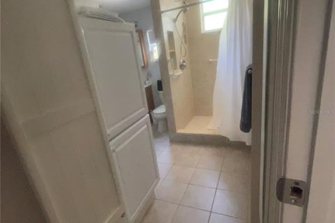 Villa ou maison à louer à Englewood, Floride: 2 chambres, 147.16 m2 № 2155254 - photo 7