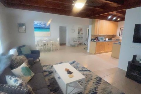 Villa ou maison à louer à Englewood, Floride: 2 chambres, 147.16 m2 № 2155254 - photo 5