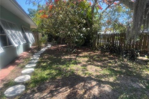 Villa ou maison à louer à Englewood, Floride: 2 chambres, 147.16 m2 № 2155254 - photo 13